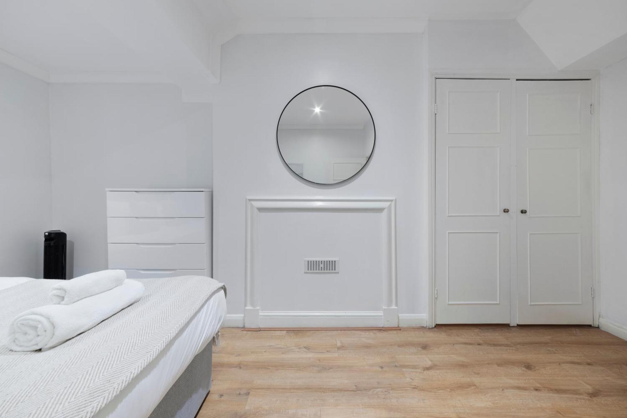 2 Bed Piccadilly Apartment 4 Лондон Екстериор снимка